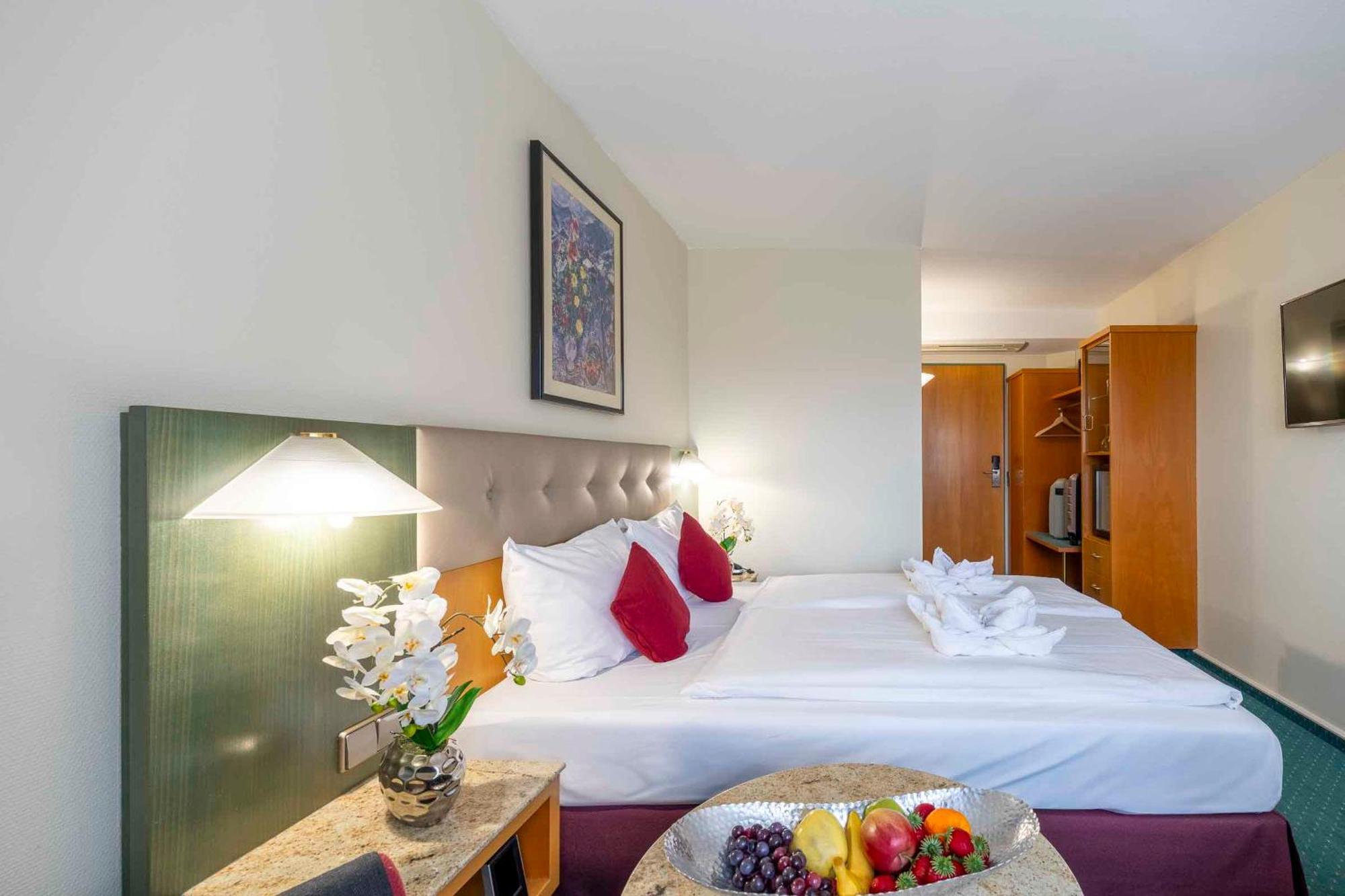 Plaza Inn Blankenburg Ditzingen, Sure Hotel Collection Экстерьер фото