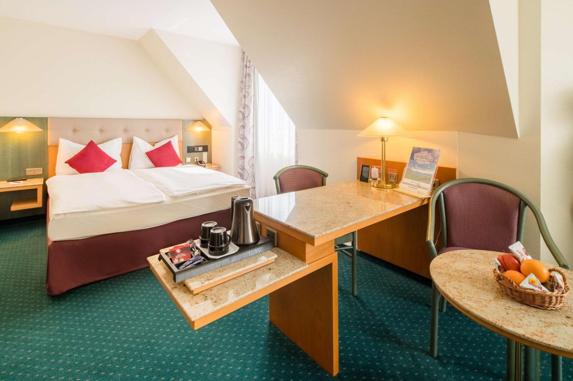 Plaza Inn Blankenburg Ditzingen, Sure Hotel Collection Экстерьер фото