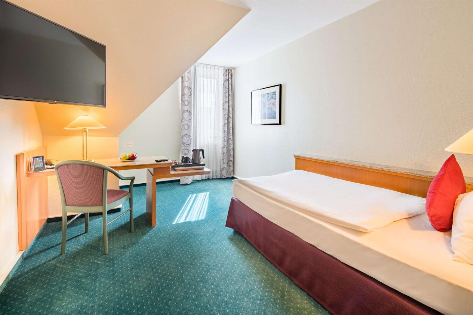 Plaza Inn Blankenburg Ditzingen, Sure Hotel Collection Экстерьер фото